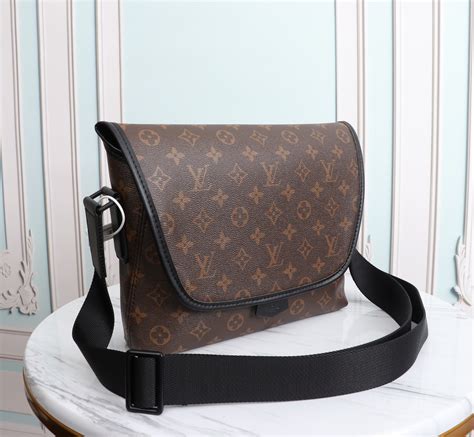 louis vuitton messenger bag men's cheap